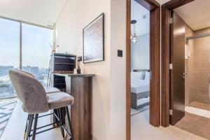 STAY BY LATINEM Luxury 1BR Holiday Home CVR A413 near Burj Khalifa
