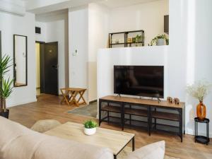 Central 7 Apartment - New Building & Parking