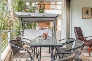 Unique Spacious new 3BDR apt in MousonFilopappou