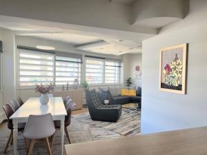 HighEnd 5BDR NewApt wBreathtaking Acropolis View