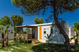 Campings Camping L'Oasis et California : photos des chambres