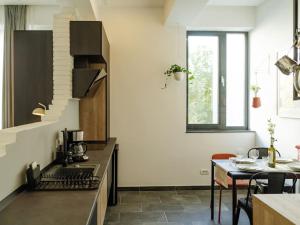 Central 10 Apartment - New Building & Parking