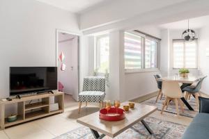 Brand New Bright modern 6bdr apt-1min to Acropolis