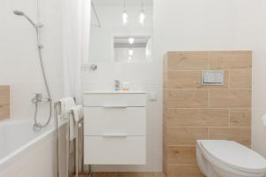 Apartment with AC Warsaw Mokotów Business Centre by Renters