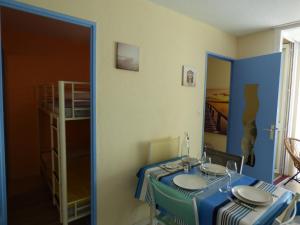 Charmant T2, cabine, parking, Les Balcons de la Méditerranée, Narbonne Plage