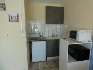 Charmant T2, cabine, parking, Les Balcons de la Méditerranée, Narbonne Plage