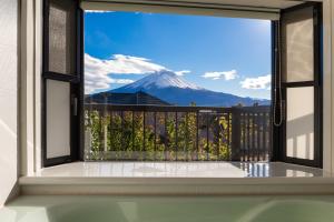 View of Mt Fuji Free transportation Bicycle Rental ok 富士山眺望