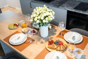 Spectacular Terrace Bright 2BR Penthouse