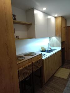 Soul Santa Bárbara, Top location, Caminando al Centro Comercial Unicentro, Suite de 20mts2, Cómoda cama Queen Size, Netflix y Wifi de fibra óptica con Coworking y Gym en el edificio