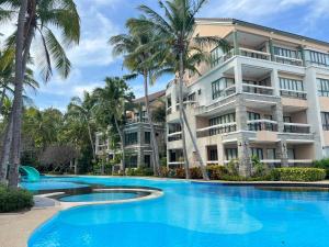 Baan Rom Mai Rim Haad