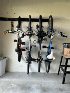 Serene canal, three bedrooms and a large pool! - Villa La Brisa Fresca