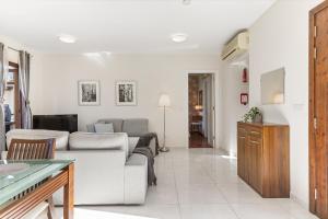 2 bedroom Apartment Assia with communal pool, Aphrodite Hills Resort