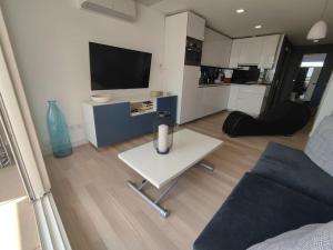 Appartement 323, Port Ambonne