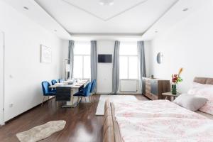 Central, modern, big apartment