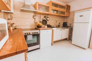 Cascais Surf & Nature Home with Terrace & Yoga Gym near Guincho Beach 2 to 6 Guests