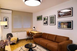 Luxury Infusion by HOME Apartments - Free Parking