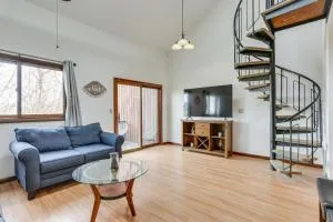 Vernon Township Condo with Balcony Near Ski Lifts! - Newton