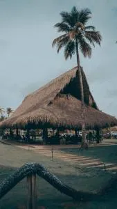 HOTEL LOS TAMBOS DEL CARIBE BEACH - Quesimbre