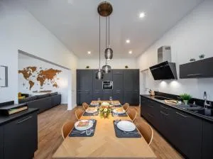 Goethe Palais Suite Anna Amalia l 1-8P l Lift l Parkplatz - Aue