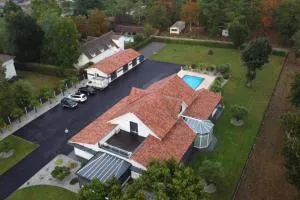 Villa piscine et jacuzzi - Lue