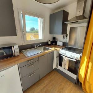 Studio avec terrasse et jardin à 100 m de la plage de Fort Bloqué