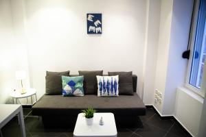 Warm & Trendy Apartment