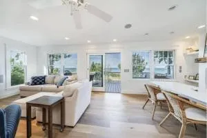 Newly Available Lakefront Retreat; Private Beach Access - Lee