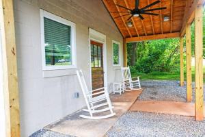 Newly Renovated Small Town Retreat