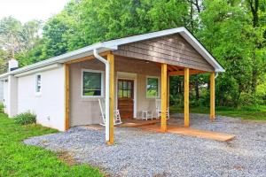 Newly Renovated Small Town Retreat
