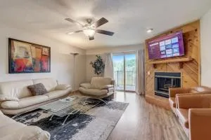 Josies On The Bay Waterfront - Lyndon Station