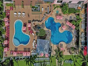 Beautiful Beach Condo Beach Service 1020