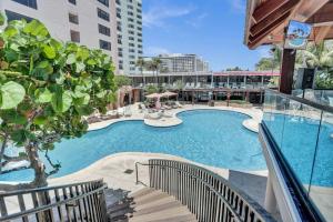 Huge 2BD Miami beach with beach service -720