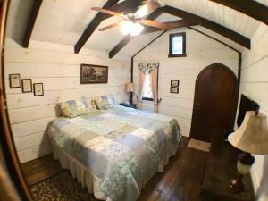 Tiny Home Cottage Near the Smokies #5 Fleur