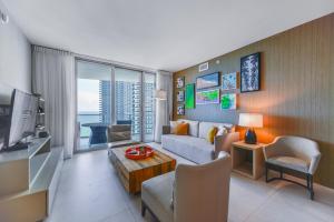 Beachside Condo with a Mesmerizing Ocean View