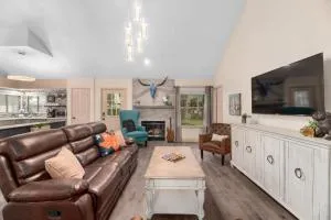 Good Vibes Roll - Anderson Mill