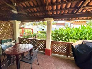 Peaceful Bliss Condo inside a 6 pool Complex