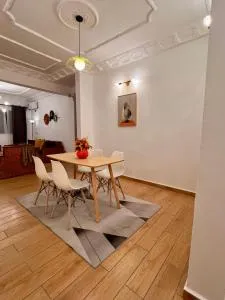 Residence Ethan Nji - Elegant Escape - Banda