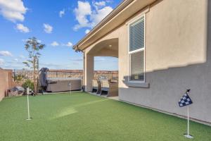 Paseos 1121 Sleeps 15, Private Hot Tub, Near Sand Hollow, and Quail Lake