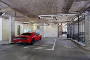 Uptown, Pool, Wine, Restaurants, BofA Stadium_307