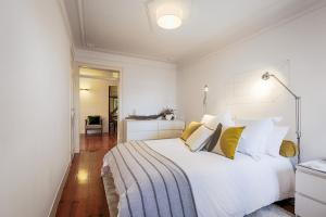 Romantic Gem in Santos