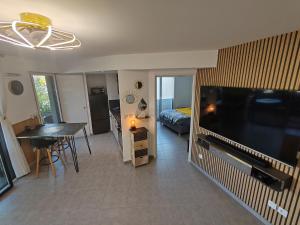 Pearl Beach - Rooftop Pool Seaside