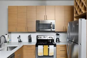 1Br Uptown, Pool, Wine, near Convention Center_311