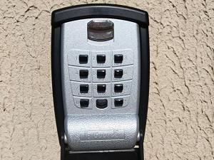 Suíte1 Privativa Climatizada Mobiliada com Garagem e Wi-Fi