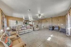 Capitan Vacation Rental with Grill, Near Ruidoso! - Carrizozo