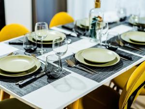 Appartements OASIS - 10 min from Disney, Free Parking, Self-Checkin : photos des chambres