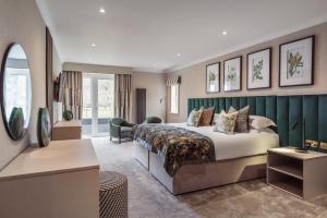Deluxe Family Room room in Borrowdale Gates Hotel