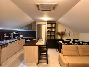 Spacious Attic nearby the town. - Anatolí