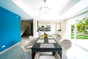 Special offer! Villa Bueno with private pool&beach