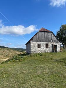 Weekend house in the Piva nature park