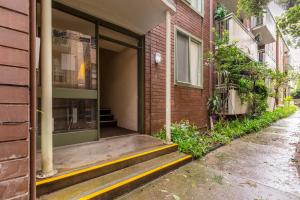 Tranquil Botanical - A Slice of Riverside Paradise